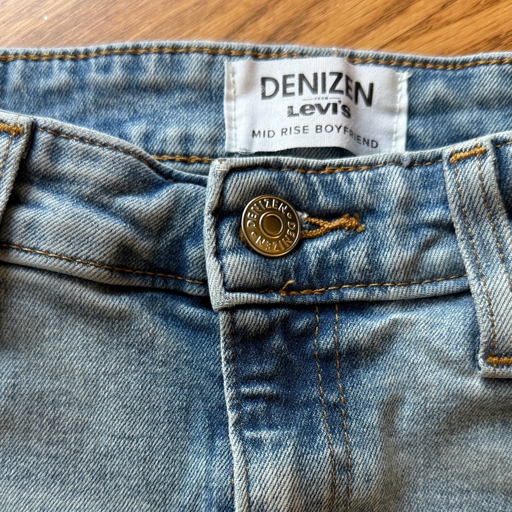Denizen from Levi's womens 's Pale Blue Slim Jeans - mid rise boyfriend cropped - Picture 2 of 4